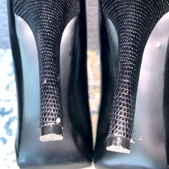 Guess Peep Toe Platform Pumps - Picture 6 of 9